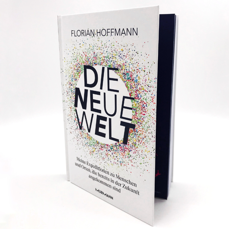 Buch stehend