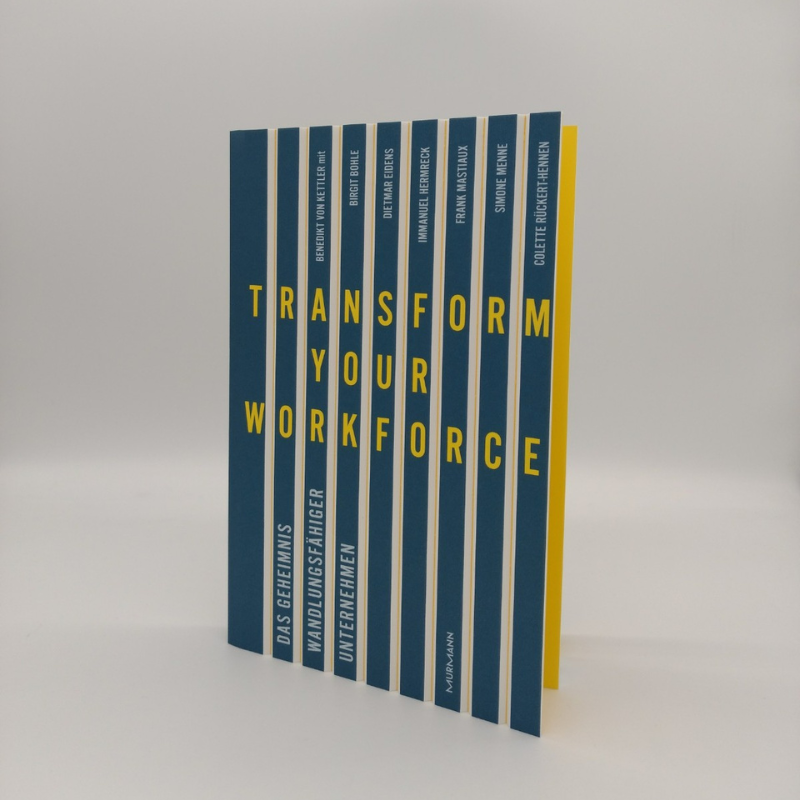 Stehendes Buch "Transform your Workforce"